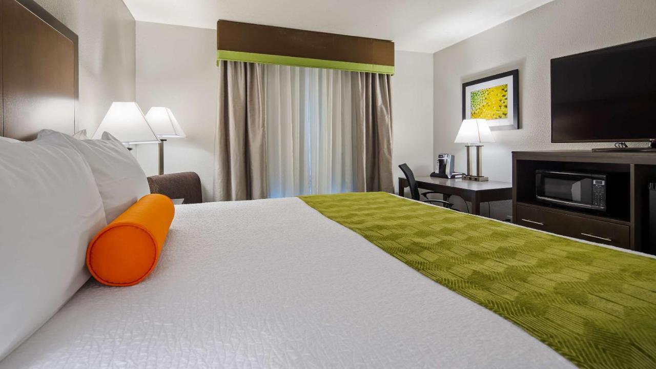Best Western Plus Liberal Hotel & Suites Экстерьер фото