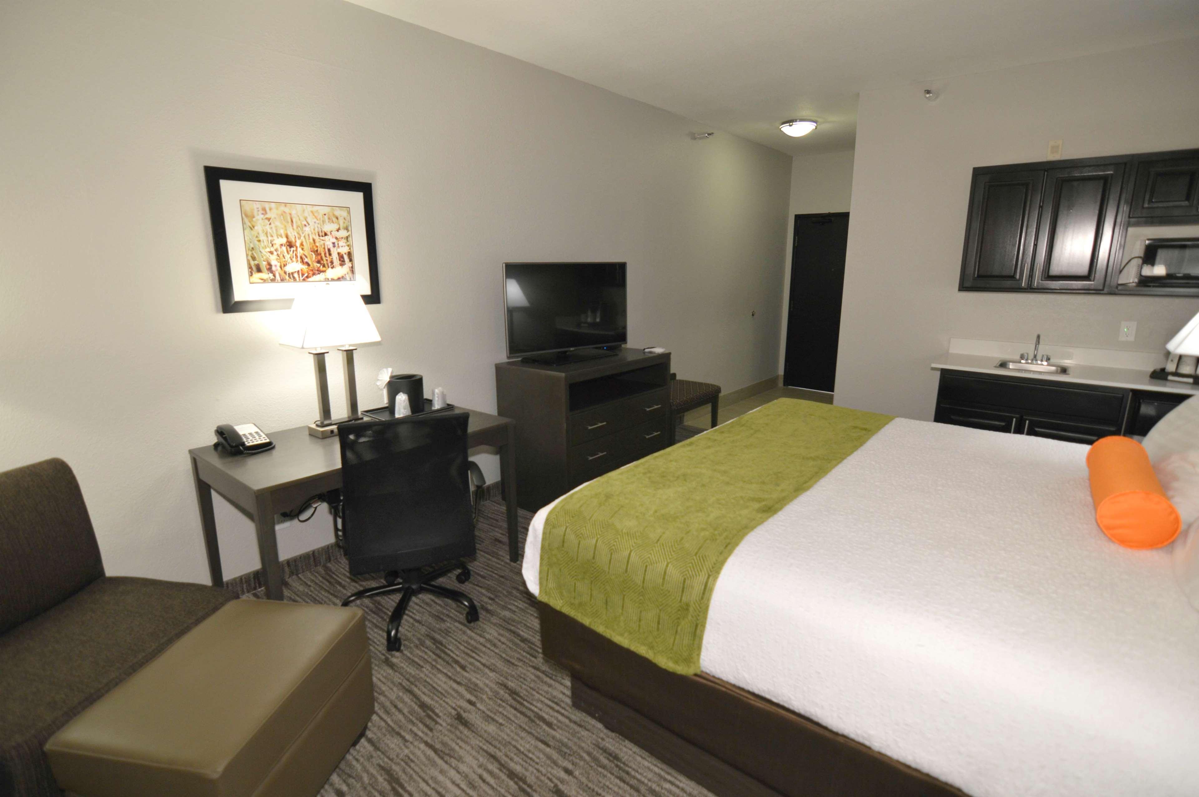 Best Western Plus Liberal Hotel & Suites Экстерьер фото