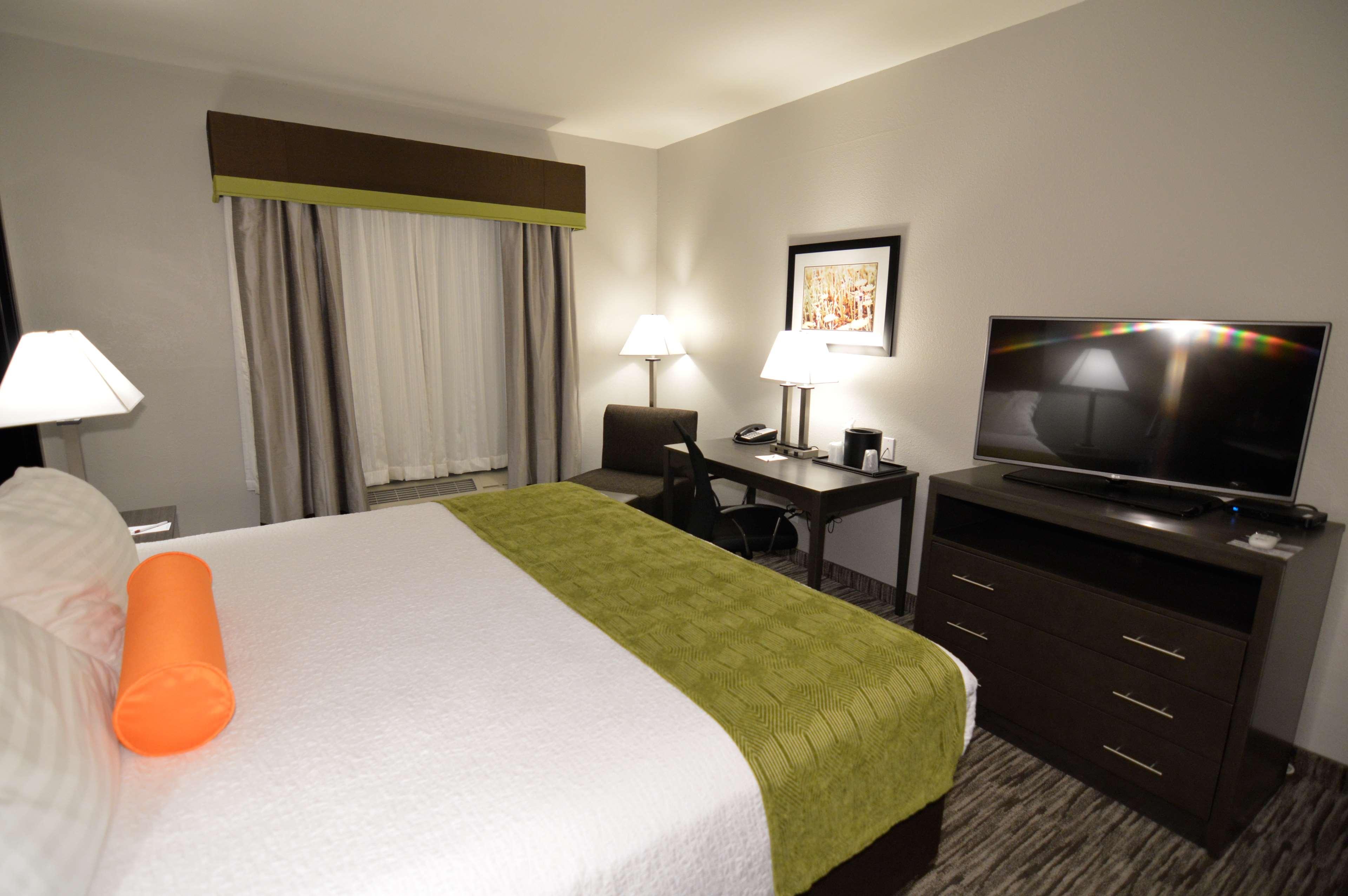 Best Western Plus Liberal Hotel & Suites Экстерьер фото