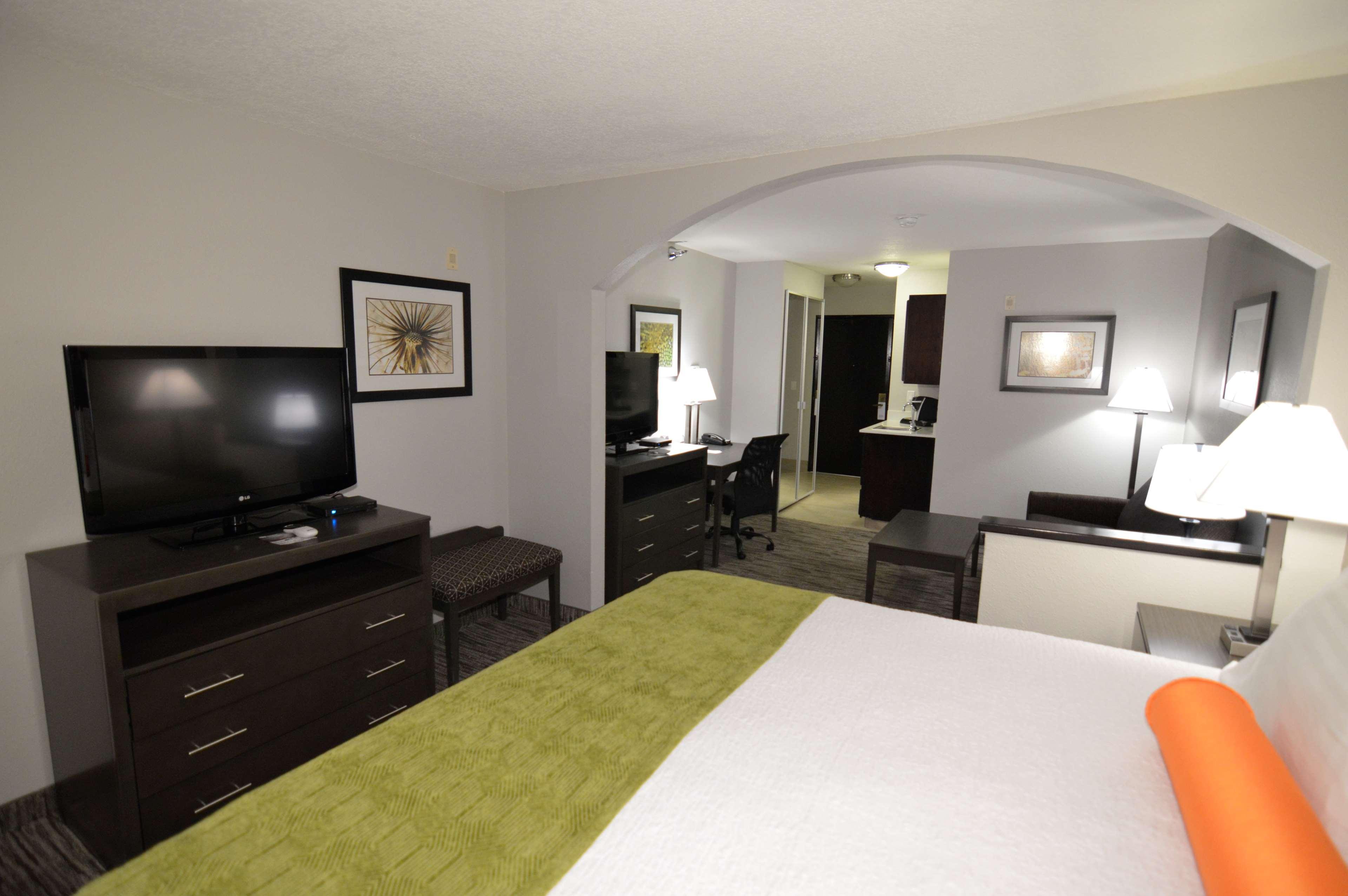 Best Western Plus Liberal Hotel & Suites Экстерьер фото