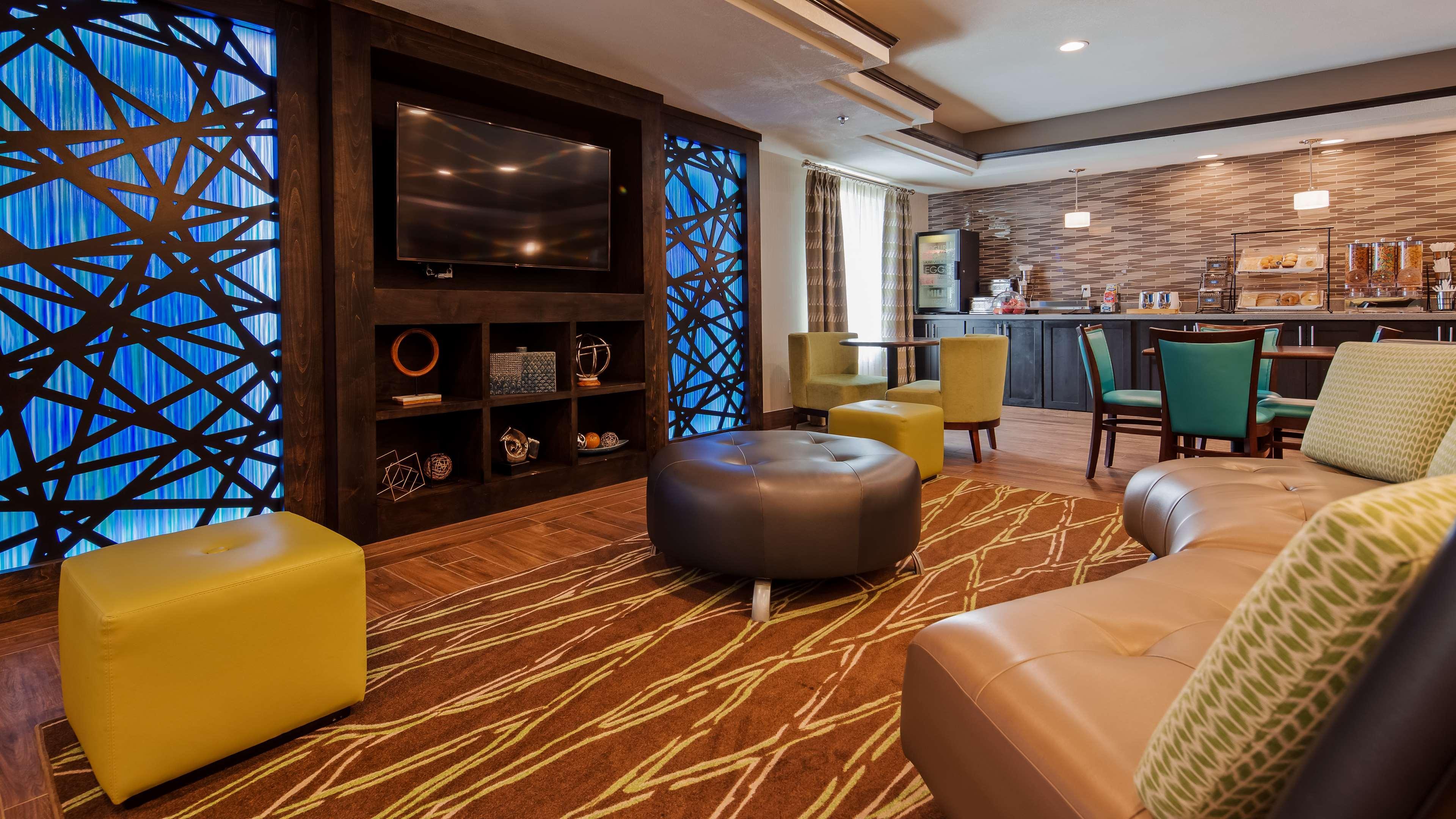 Best Western Plus Liberal Hotel & Suites Экстерьер фото
