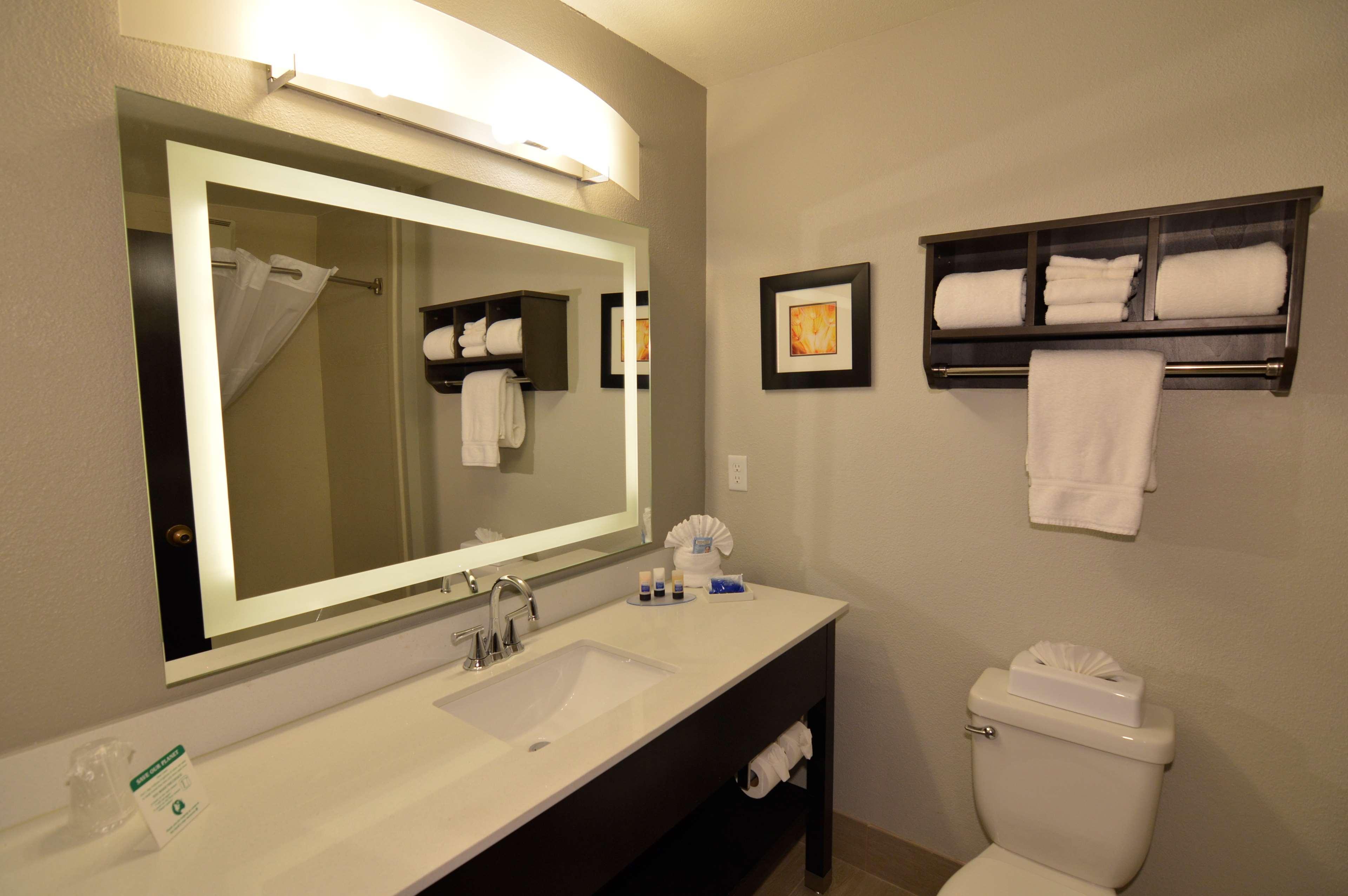 Best Western Plus Liberal Hotel & Suites Экстерьер фото