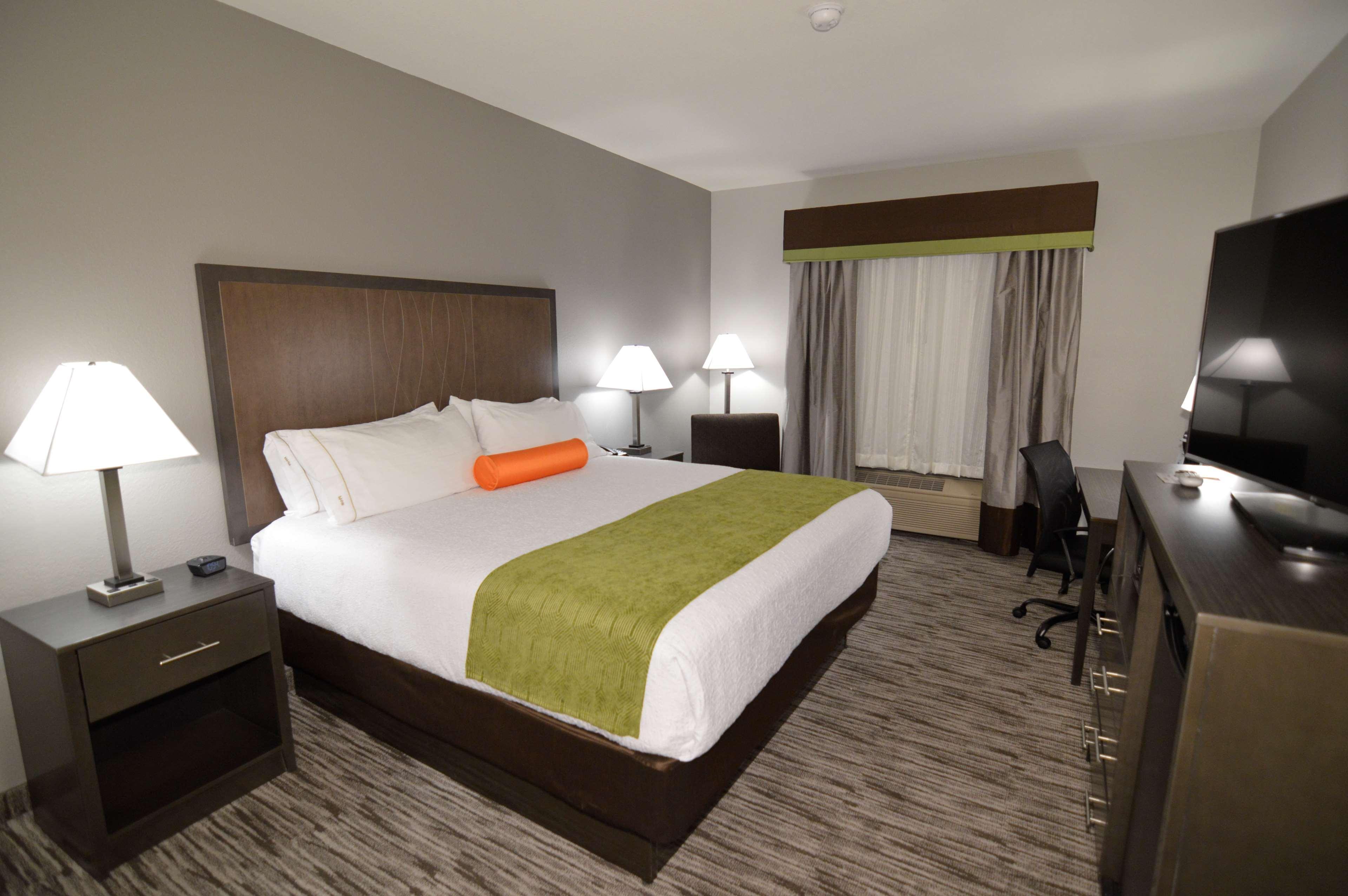 Best Western Plus Liberal Hotel & Suites Экстерьер фото