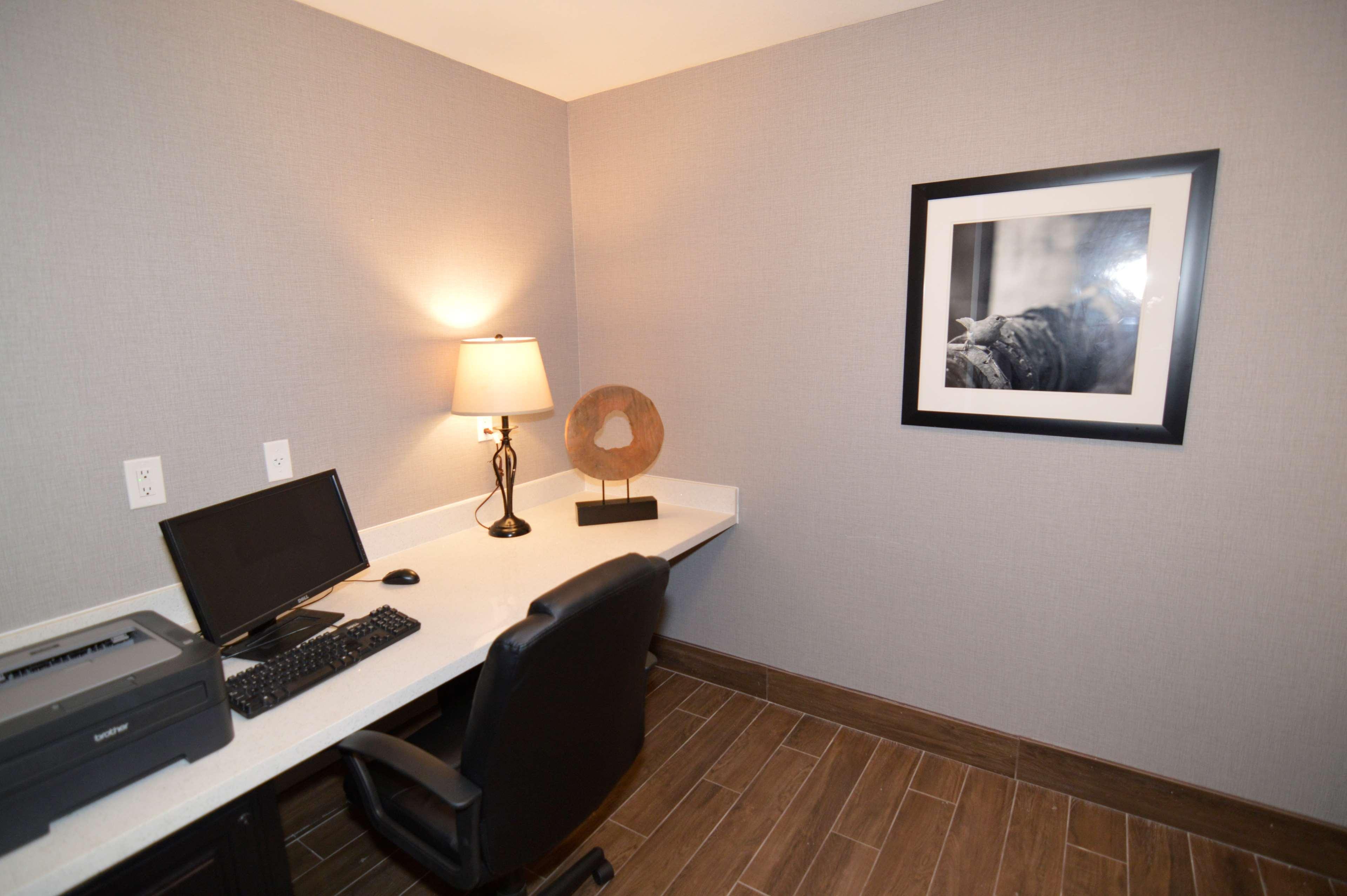 Best Western Plus Liberal Hotel & Suites Экстерьер фото