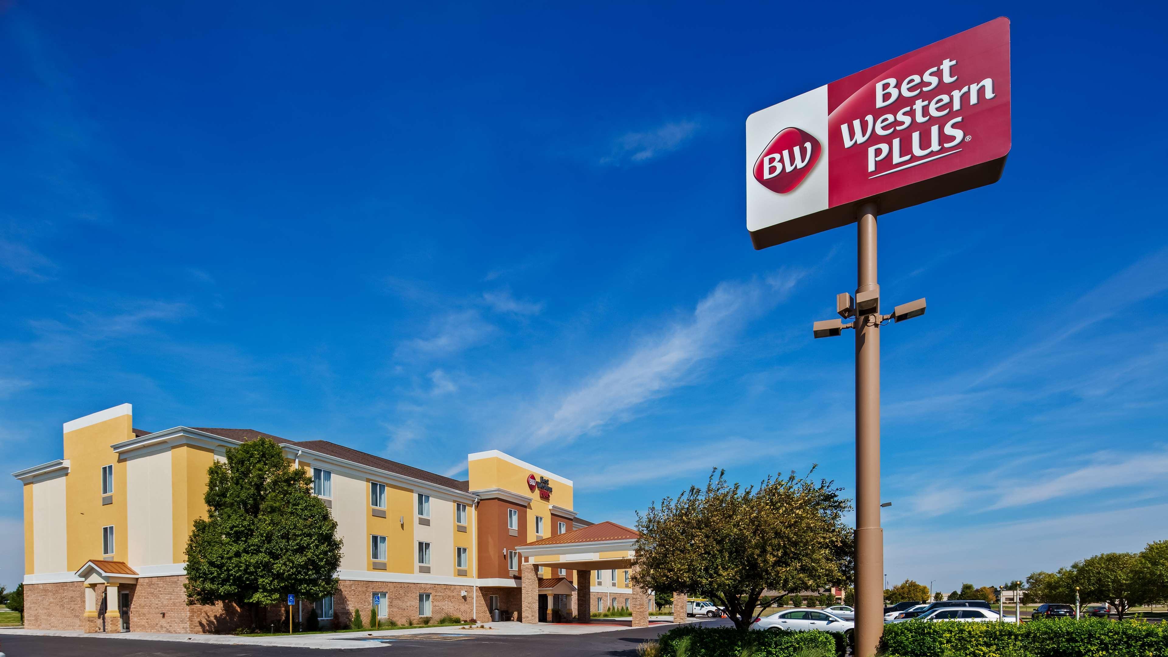 Best Western Plus Liberal Hotel & Suites Экстерьер фото